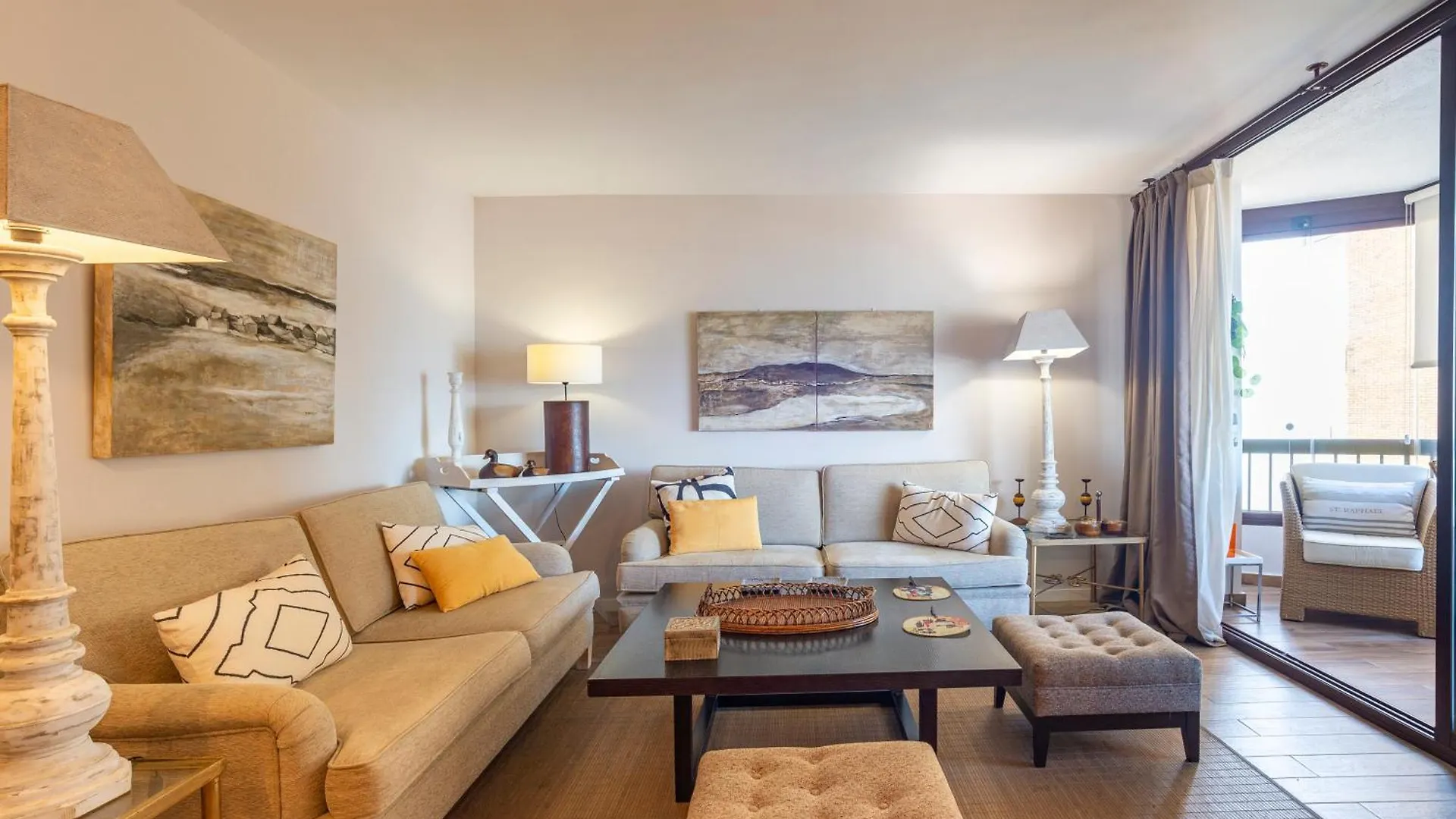 Malagueta Beach IV By Ele Apartments 马拉加